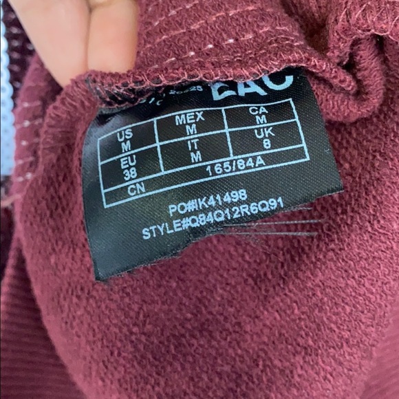 New GUESS Eartha Sequin Logo Pullover - Picture 8 of 8